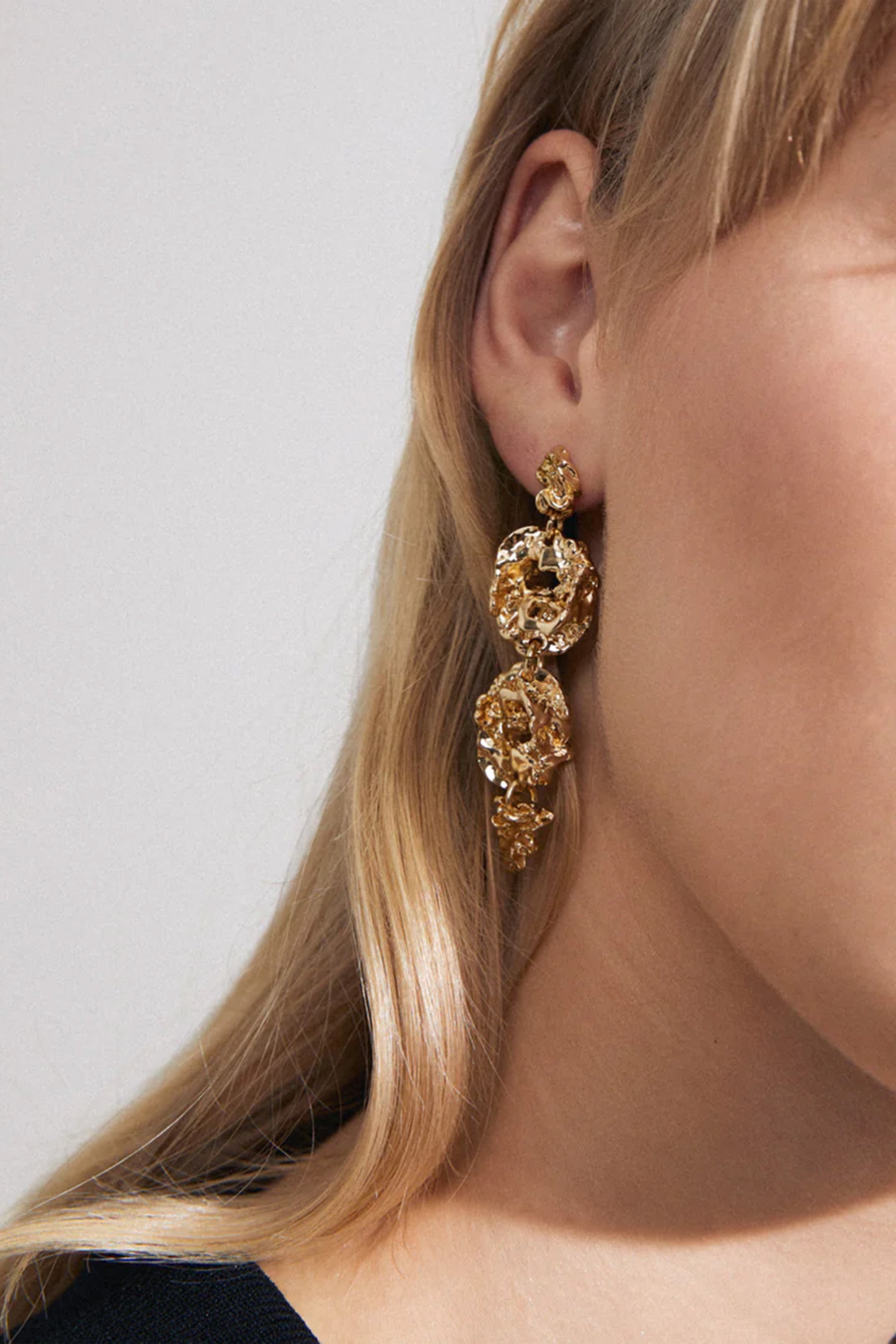 Act Earrings Gold